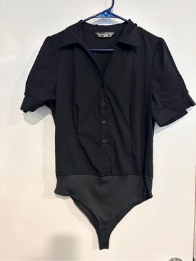 Button-Short Sleeve Bodysuit dress Shirt - onesie for tailored slim fit look